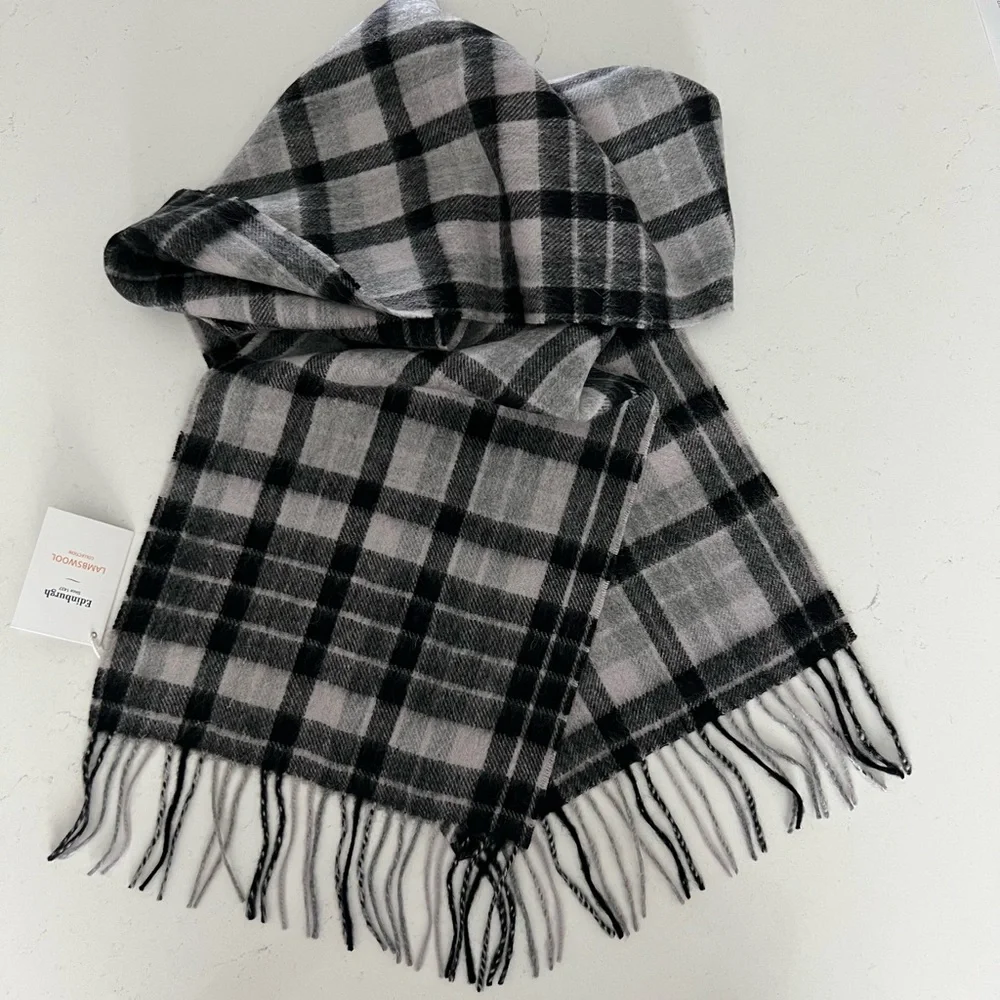 NWT Ballantrae Edinburgh 100% Lambswool Scarf - Picture 4 of 9